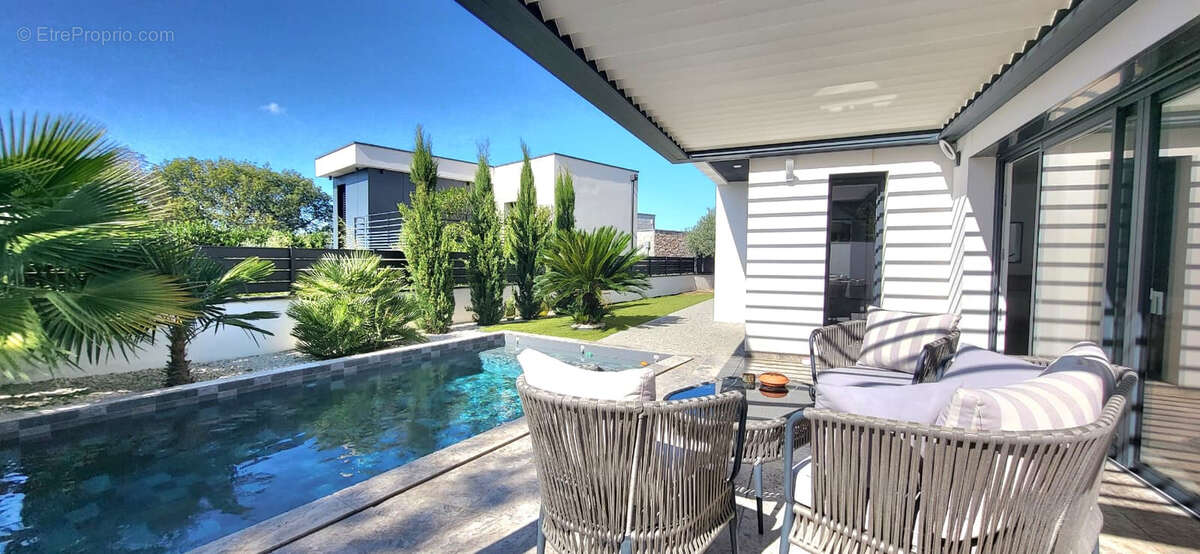 Maison à SALAISE-SUR-SANNE