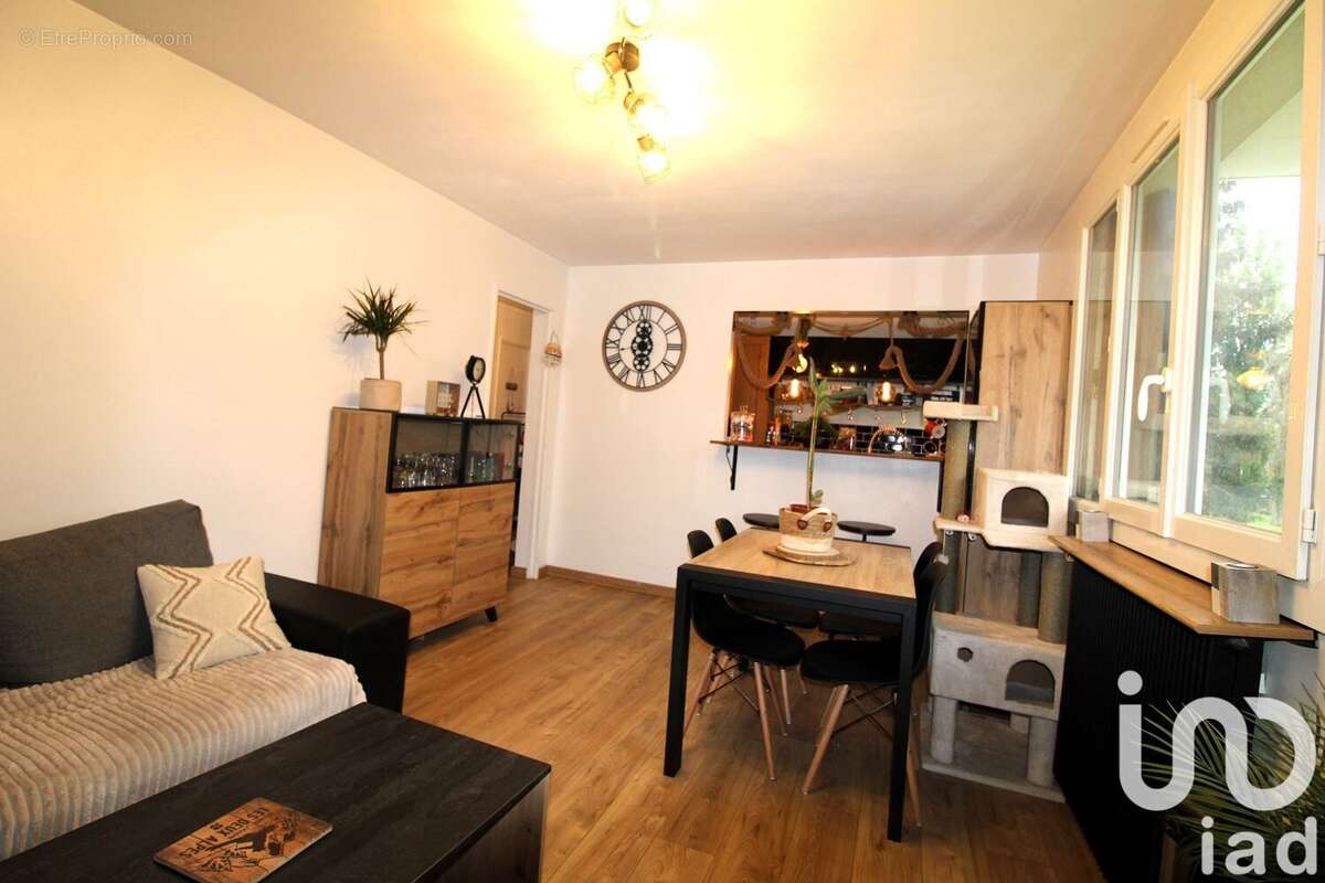 Photo 3 - Appartement à COMBS-LA-VILLE