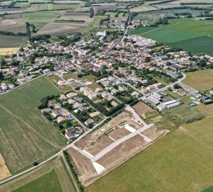 Terrain à LA ROCHELLE