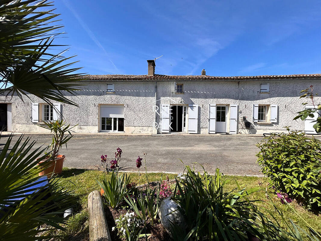 Maison à SAINT-MARC-LA-LANDE