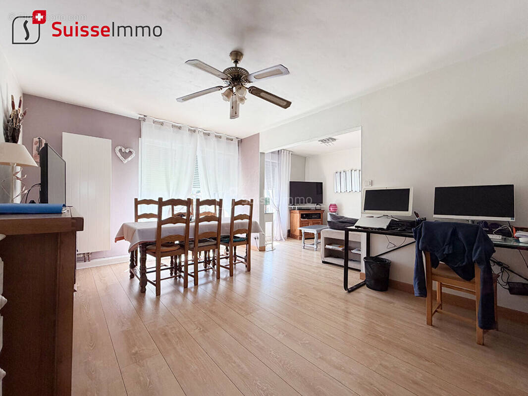 Appartement à GRAND-CHARMONT