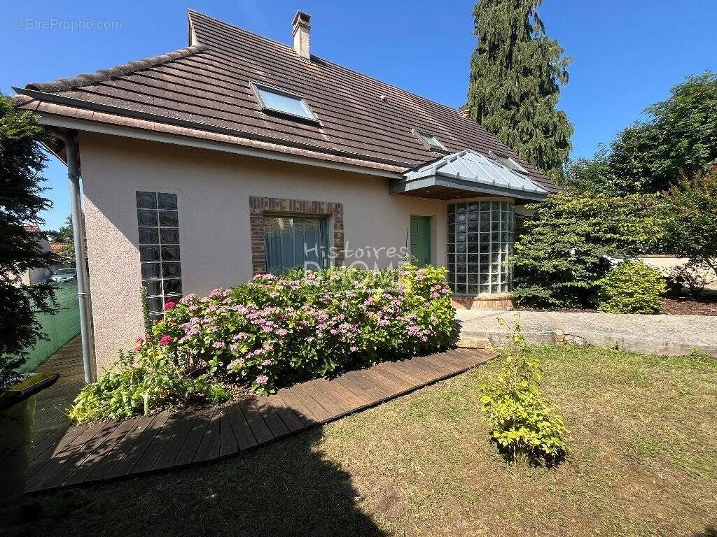 Maison à LIVERDY-EN-BRIE