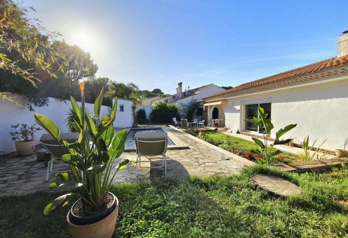 Maison à SIX-FOURS-LES-PLAGES