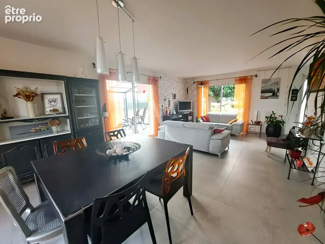 Maison contemporaine de plain-pied - 127 m² environ - Les Herbierss - photo 2