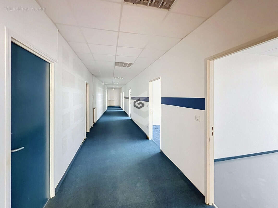 Commerce 183 m² à Reims  - photo 8