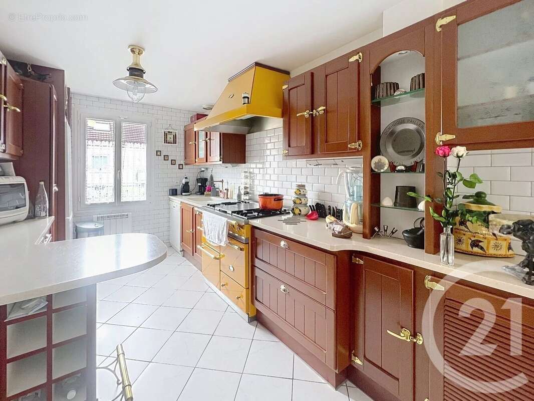 Maison à LE THILLAY