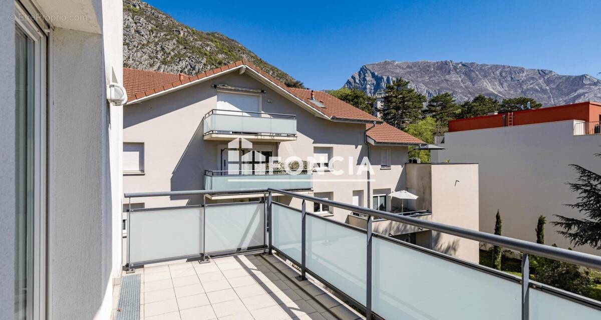 Appartement à SAINT-EGREVE