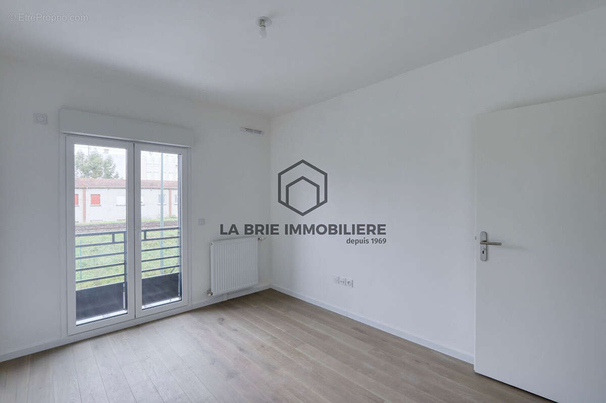 Appartement à SAINT-MAUR-DES-FOSSES