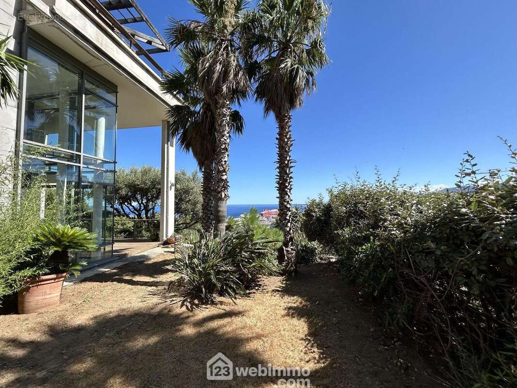 Le duplex bénéficie d'une jolie vue mer - Appartement à SAN-MARTINO-DI-LOTA