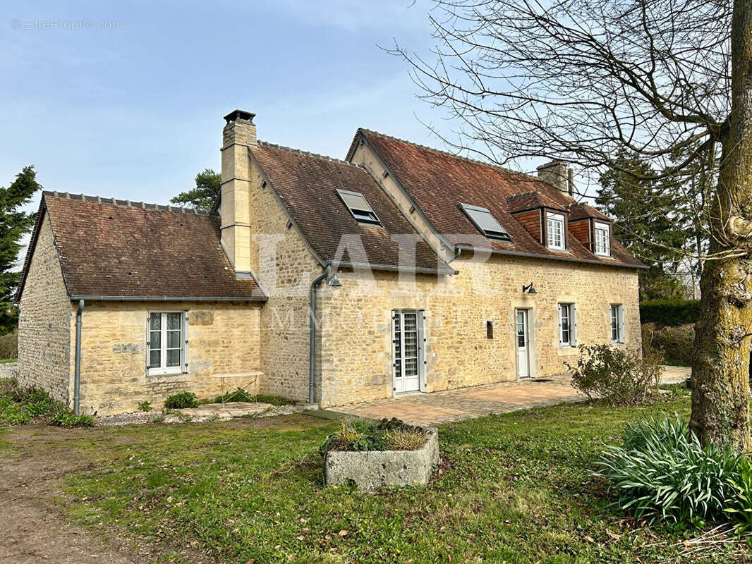 Maison à SAINT-CHRISTOPHE-LE-JAJOLET