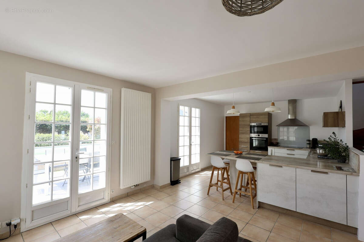 Maison 125 m² à Rochefort  - photo 3