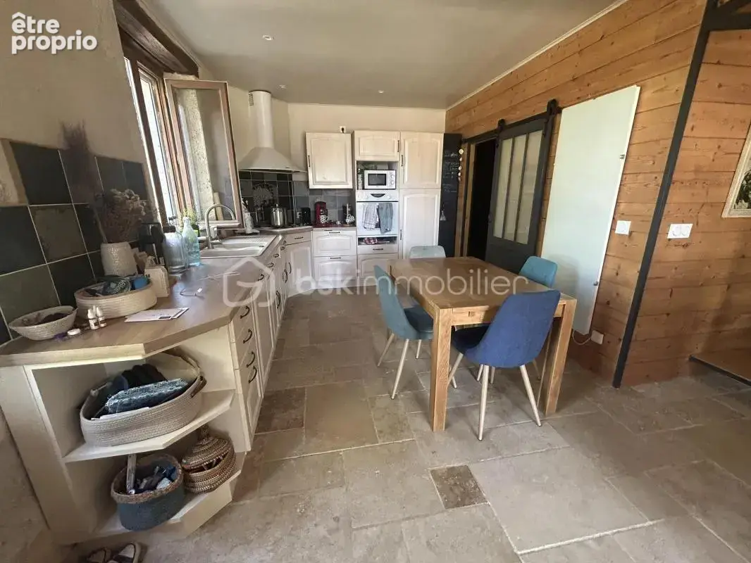 Magnifique propriete en pierres - vue - calme - gites - dependances - source - etang - photo 23