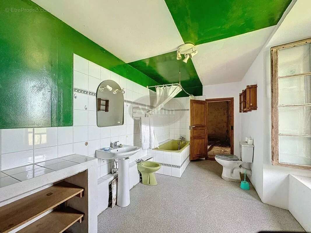 Maison à MONLEON-MAGNOAC