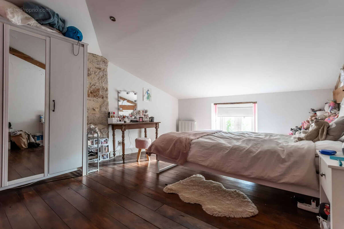 Estate with house, gite, events venue, land and pool - photo 23