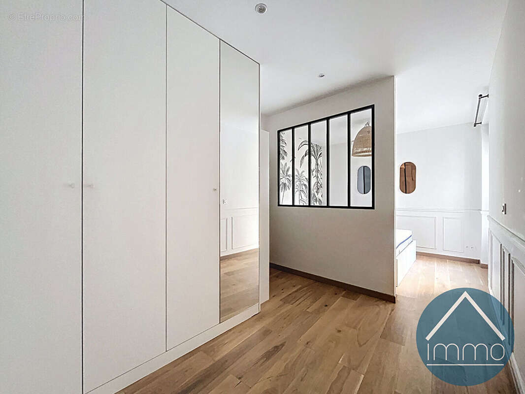 Appartement à PARIS-17E