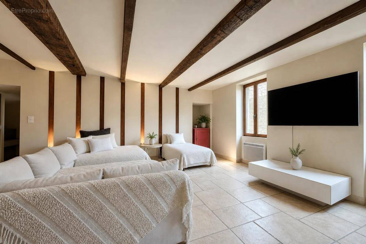 Appartement à PEILLE