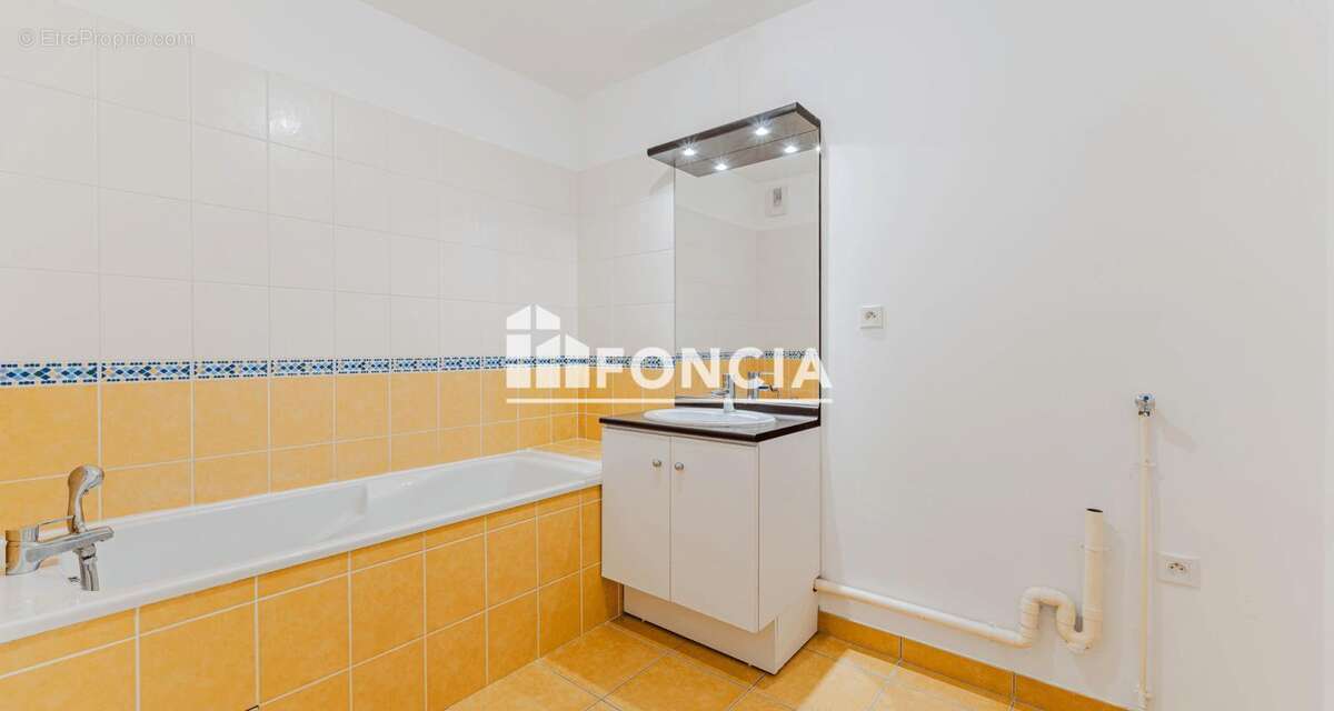 Tours-nord, proche tram et toutes commodites au calme, au sein d'une residence recente de standing, appartement t3 - photo 4