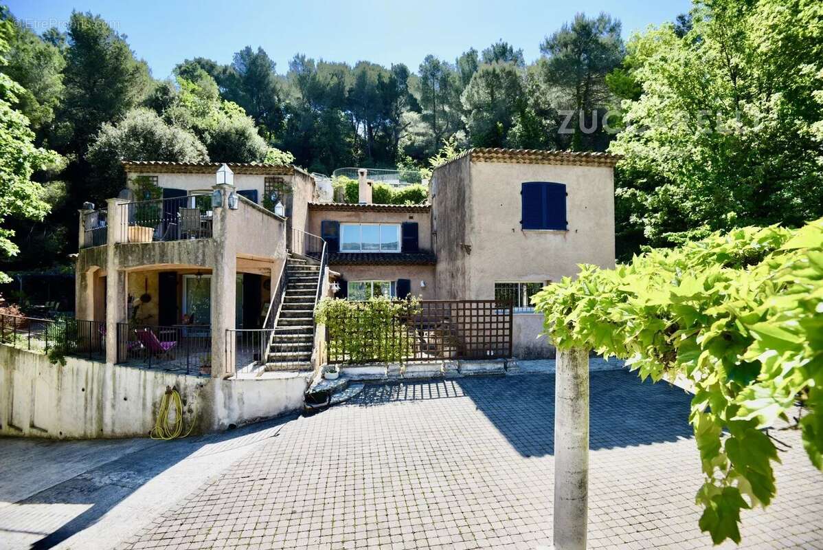 Maison à COLOMARS