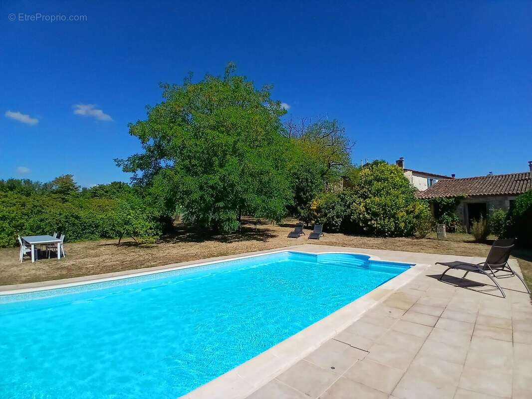 Charmante maison de campagne en pierre avec piscine et grandes dépendances - photo 2