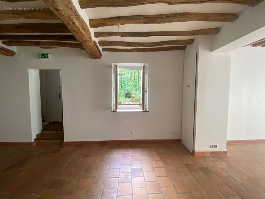 Commerce à VERSAILLES