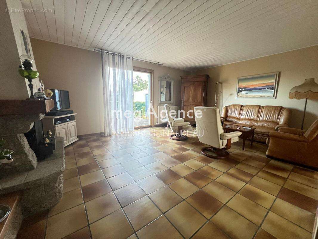 Maison à LE MAY-SUR-EVRE