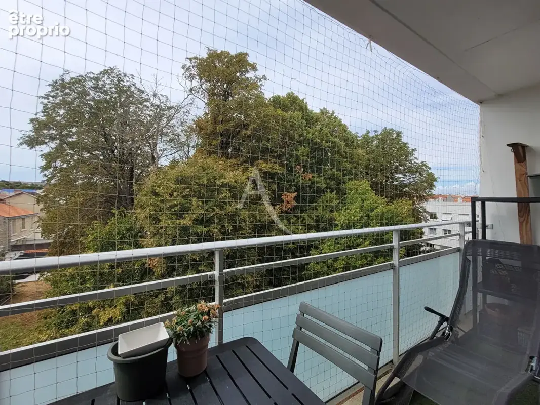 Appartement T3 rénové - La Rochelle, quartier La Trompette - photo 7