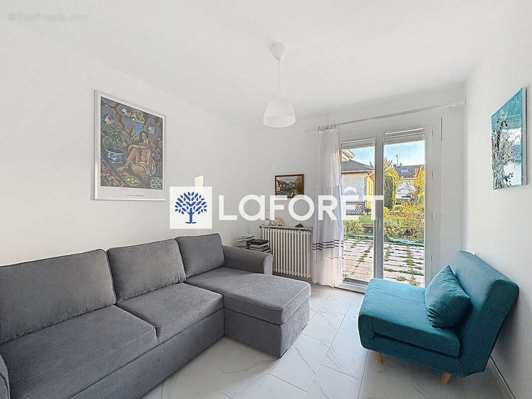 Maison à VIEUX-CHARMONT