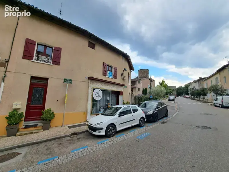 Maison de ville + local commercial loué - photo 10