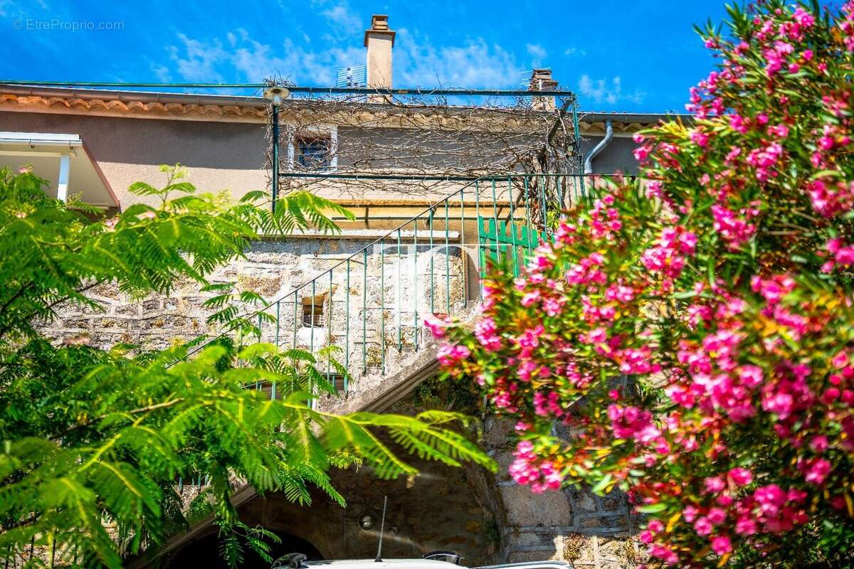 Maison à SAINT-PAUL-LE-JEUNE