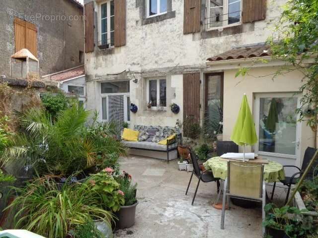 Maison à VILLEFAGNAN