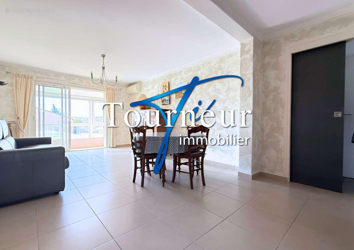 Appartement à SIX-FOURS-LES-PLAGES