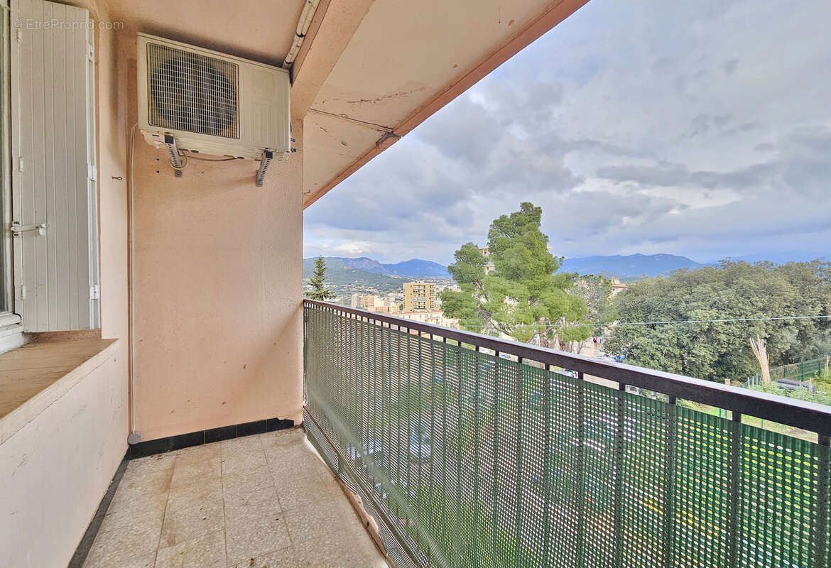 AJACCIO Jardins de l'Empereur - T3 54m2 - photo 4