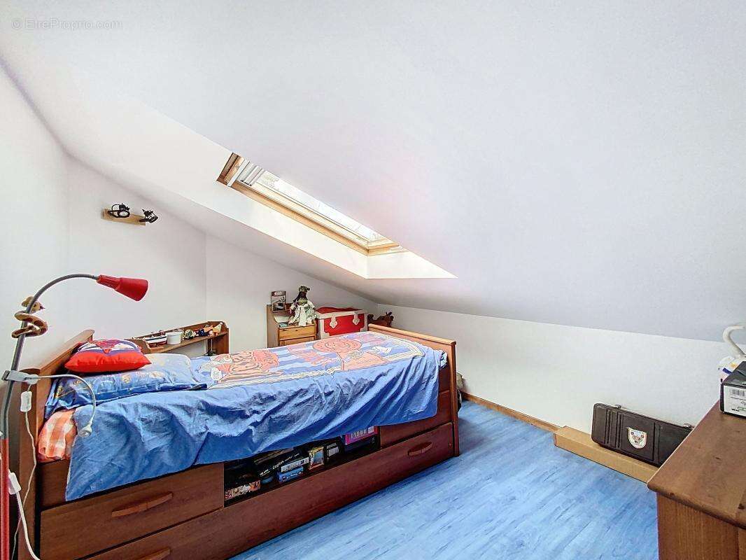 Maison à VOISINS-LE-BRETONNEUX