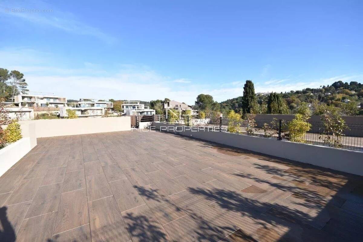 Appartement à MOUGINS