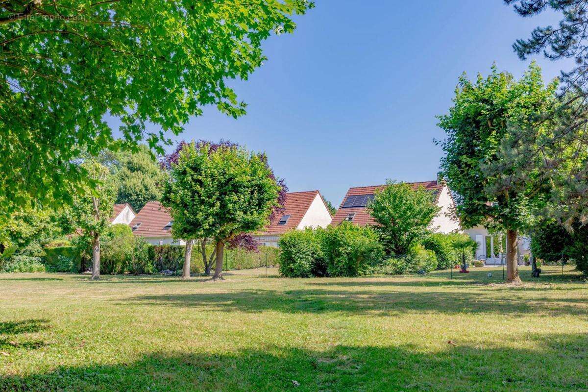 Maison à SOISY-SUR-SEINE