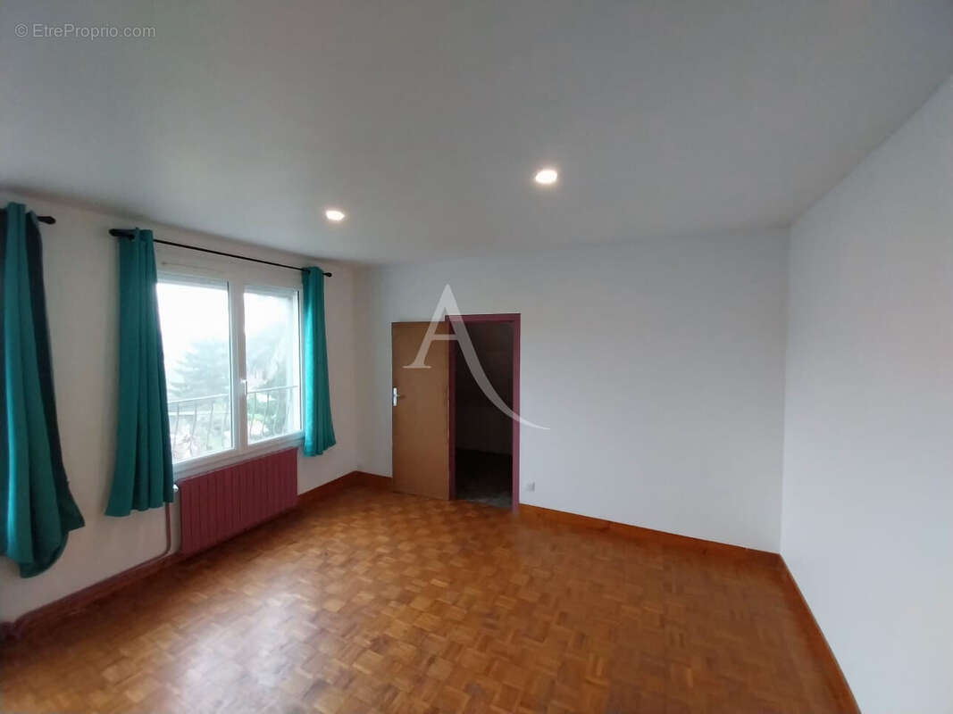 Maison à MEZY-SUR-SEINE