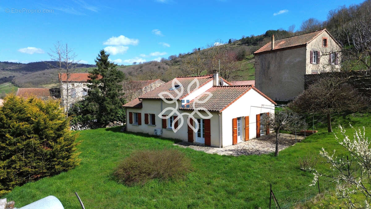 Maison à SAINT-ILPIZE