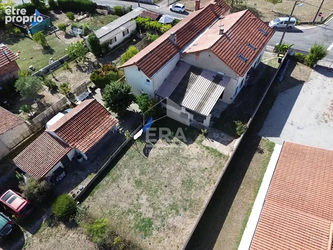 Maison 6 pièces 171 m² à vendre à Roumazieres-Loubert (16270) - photo 3