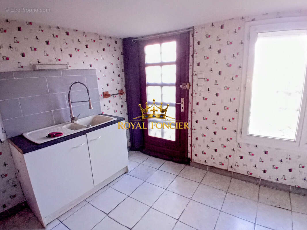 Cuisine indépendante de 22 m2  - Maison à CHATELLERAULT