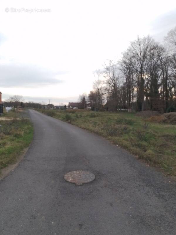 Terrain à TRACY-LE-VAL