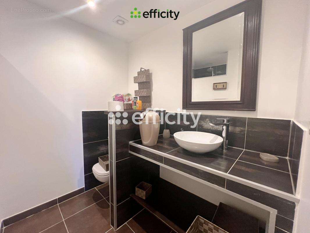 Appartement à LA CADIERE-D&#039;AZUR