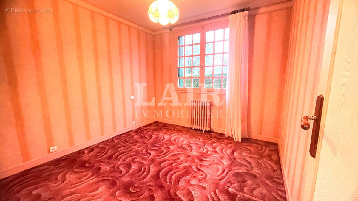 Maison à GESNES-LE-GANDELIN