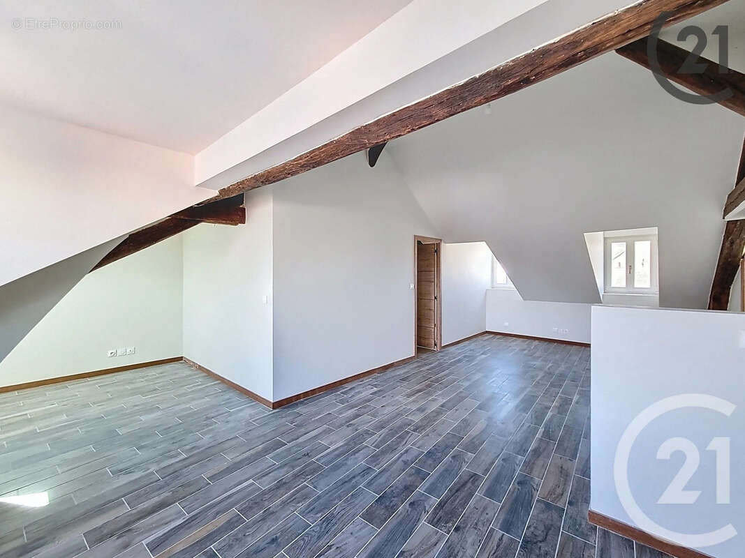 Appartement à BRIE-COMTE-ROBERT