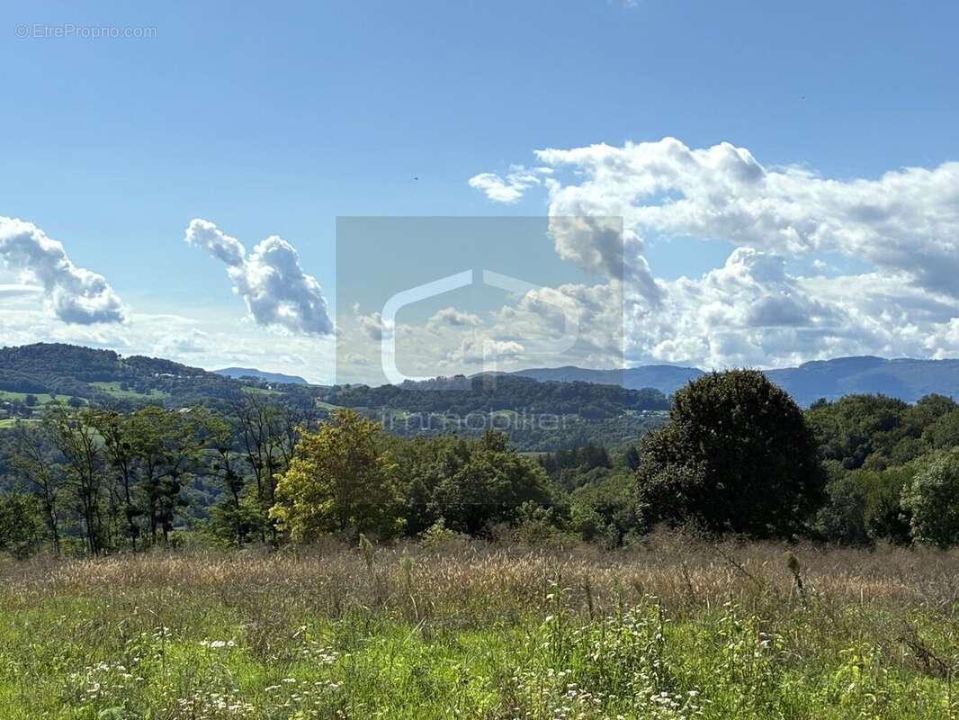 Appartement à POISY