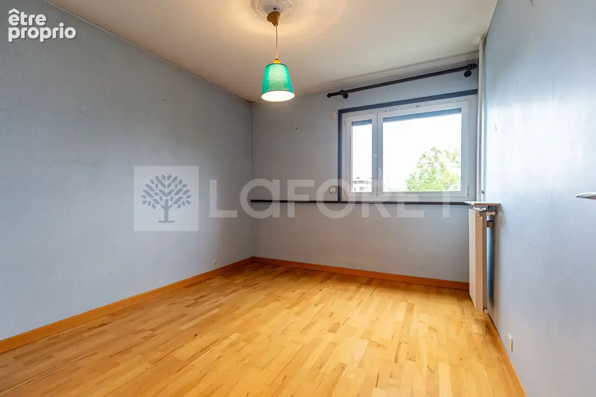Agence immobiliere laforet - annecy - seynod - "gazebo" - appartement t4 de 81,93m² - balcon expose sud - cave - traversant - photo 8