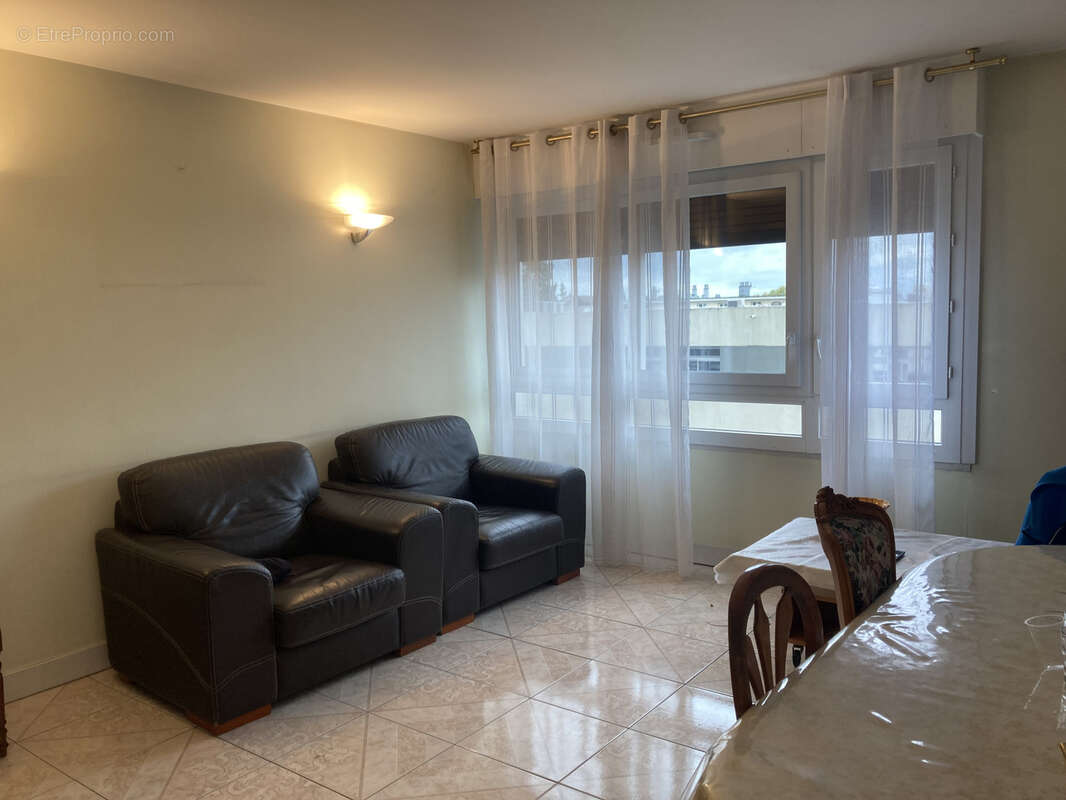 Appartement à SARCELLES