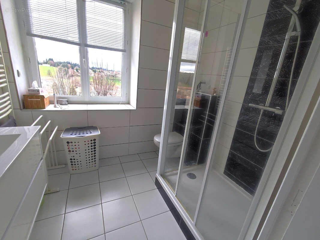 Appartement à SAINT-JUST-MALMONT