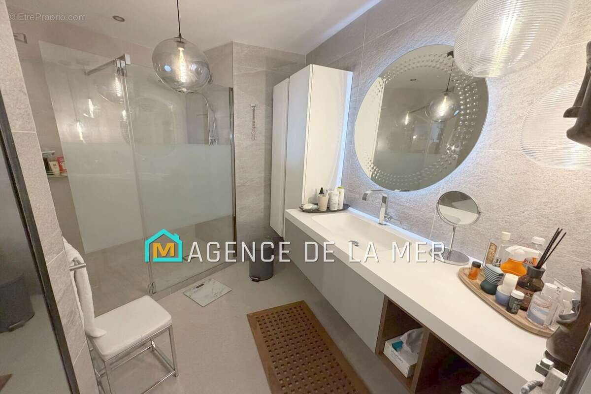 Appartement à MANDELIEU-LA-NAPOULE