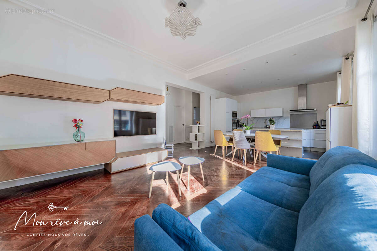 Appartement à PARIS-16E