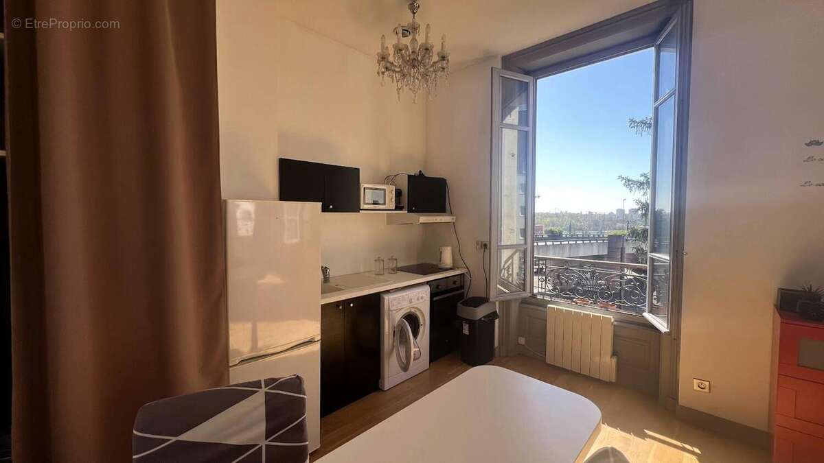 Photo 9 - Appartement à CALUIRE-ET-CUIRE